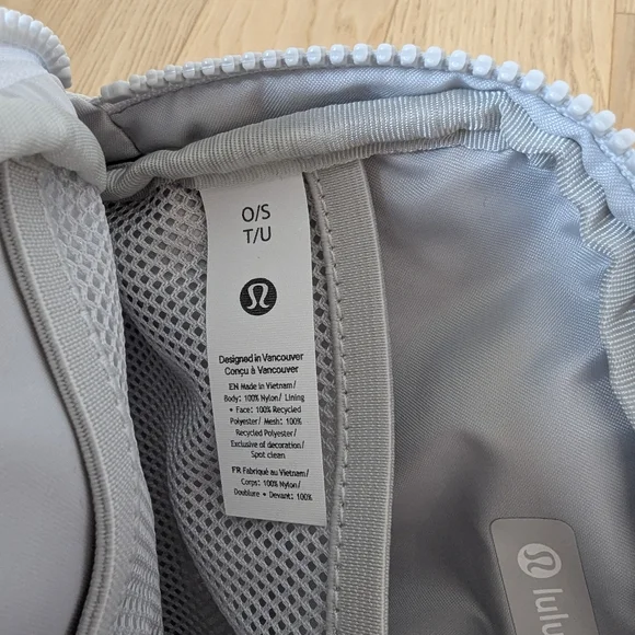 Lululemon Everywhere Belt Bag, 1L Grey Silver - Picture 7 of 12